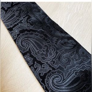 Donald Trump Paisley Tie in Black
